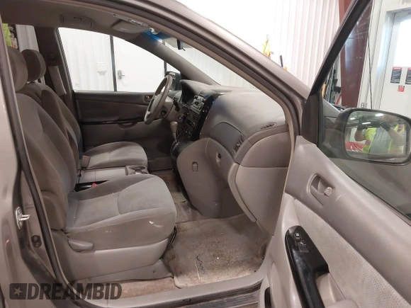 2005 Toyota Sienna CE with VIN 5TDZA23C15S290369, listed as a IAAI auction lot 42143101 with 248,825 mi miles. Bid and sale history available at carsss.com. Image 5.