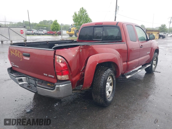2005 Toyota Tacoma z VIN 5TEUU42N75Z051864, wystawiony jako IAAI lot #42357533 z przebiegiem 249 359 mil mil oraz . Historia ofert i sprzedaży dostępna na DreamBid. Obrazek 4.