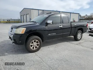 2006 Nissan Titan SE z VIN 1N6BA06B06N571558, wystawiony jako Copart lot #49627765 z przebiegiem 169 191 mil mil oraz Szkoda całkowita • Salvage title. Historia ofert i sprzedaży dostępna na DreamBid. Obrazek 1.