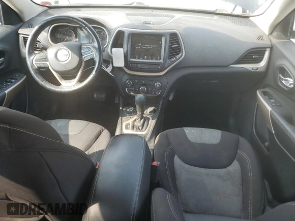 2018 Jeep Cherokee Latitude Tech Connect z VIN 1C4PJMCB4JD588804, wystawiony jako Copart lot #59859525 z przebiegiem 89 217 mil mil oraz Szkoda całkowita • Salvage title. Historia ofert i sprzedaży dostępna na DreamBid. Obrazek 8.