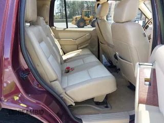 2006 Ford Explorer Eddie Bauer with VIN 1FMEU74E56UB37084, listed as a IAAI auction lot 42093929 with 231,413 mi miles. Bid and sale history available at carsss.com. Image 8.