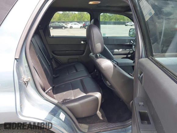2011 Ford Escape Limited with VIN 1FMCU0E78BKB28559, listed as a IAAI auction lot 41951972 with 213,913 mi miles. Bid and sale history available at carsss.com. Image 8.