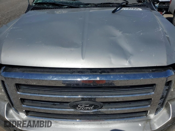 2005 Ford Excursion Special Serv z VIN 1FMSU41P95EC50830, wystawiony jako Copart lot #56156504 z przebiegiem Nie podano mil oraz Nie do naprawy • Non repairable. Historia ofert i sprzedaży dostępna na DreamBid. Obrazek 12.