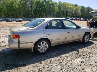 2000 Toyota Camry CE with VIN JT2BG22K9Y0452547, listed as a Copart auction lot 52342835 with 191,788 mi miles and Salvage Title. Bid and sale history available at carsss.com. Image 3.