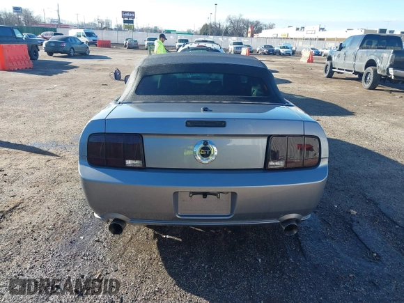 2007 Ford Mustang GT Deluxe with VIN 1ZVFT85H375254388, listed as a IAAI auction lot 41650100 with 152,848 mi miles and . Bid and sale history available at carsss.com. Image 17.