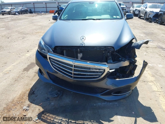 2014 Mercedes-Benz E-Class E 350 Luxury with VIN WDDHF8JB8EA865368, listed as a IAAI auction lot 41790012 with 98,788 mi miles. Bid and sale history available at carsss.com. Image 6.