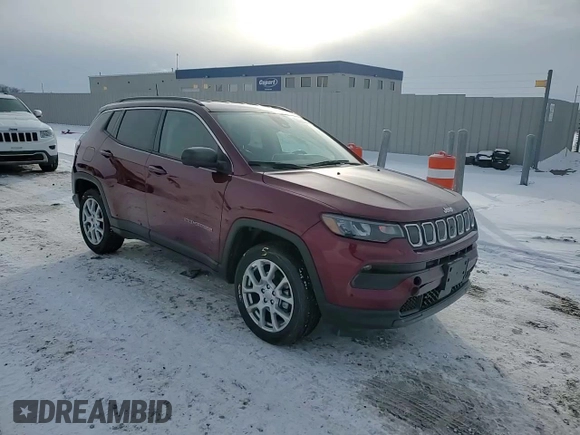 2022 Jeep Compass Latitude Lux with VIN 3C4NJDFB2NT221516, listed as a Copart auction lot 45726005 with 16,953 mi miles and Salvage title. Bid and sale history available at DreamBid. Image 11.