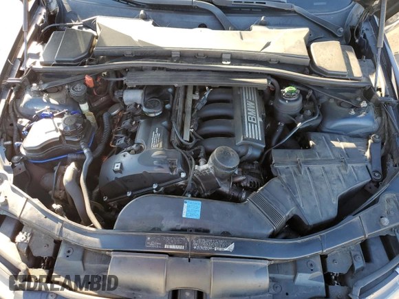 2007 BMW 3 Series 328xi z VIN WBAVC73517KP33537, wystawiony jako Copart lot #84838494 z przebiegiem 154 227 mil mil oraz Szkoda całkowita • Salvage title. Historia ofert i sprzedaży dostępna na DreamBid. Obrazek 13.