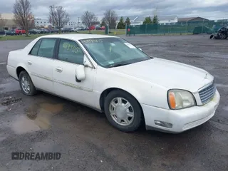 2005 Cadillac DeVille with VIN 1G6KD54Y55U165474, listed as a IAAI auction lot 41893815 with 152,426 mi miles. Bid and sale history available at carsss.com. Image 1.