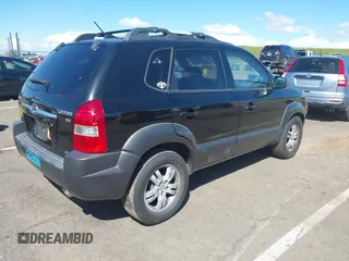 2007 Hyundai Tucson SE with VIN KM8JN72D47U629516, listed as a IAAI auction lot 41956757 with 190,852 mi miles and . Bid and sale history available at DreamBid. Image 4.