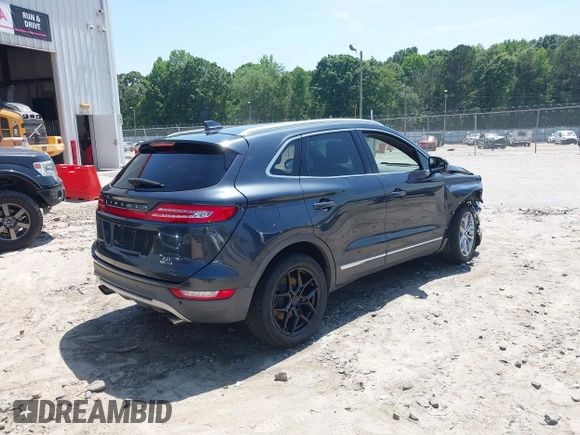 2015 Lincoln MKC z VIN 5LMCJ1A95FUJ18259, wystawiony jako IAAI lot #42294839 z przebiegiem 188 224 mil mil oraz . Historia ofert i sprzedaży dostępna na DreamBid. Obrazek 4.