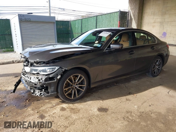 2021 BMW 3 Series 330i xDrive z VIN 3MW5R7J03M8B87133, wystawiony jako IAAI lot #42005842 z przebiegiem 28 668 mil mil oraz . Historia ofert i sprzedaży dostępna na DreamBid. Obrazek 18.