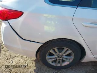 2015 Hyundai Sonata SE z VIN 5NPE24AF7FH020641, wystawiony jako IAAI lot #42368461 z przebiegiem 88 218 mil mil oraz . Historia ofert i sprzedaży dostępna na DreamBid. Obrazek 6.