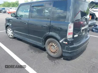 2006 Scion xB z VIN JTLKT324864040740, wystawiony jako IAAI lot #42222443 z przebiegiem 253 871 mil mil oraz . Historia ofert i sprzedaży dostępna na DreamBid. Obrazek 3.