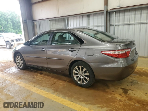2017 Toyota Camry XLE z VIN 4T1BF1FK3HU699131, wystawiony jako Copart lot #58820105 z przebiegiem 80 344 mil mil oraz Szkoda całkowita • Salvage title. Historia ofert i sprzedaży dostępna na DreamBid. Obrazek 2.