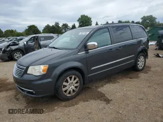 2011 Chrysler Town & Country Touring L z VIN 2A4RR8DG9BR761065, wystawiony jako Copart lot #58312865 z przebiegiem 147 529 mil mil oraz Szkoda całkowita • Salvage title. Historia ofert i sprzedaży dostępna na DreamBid. Obrazek 1.