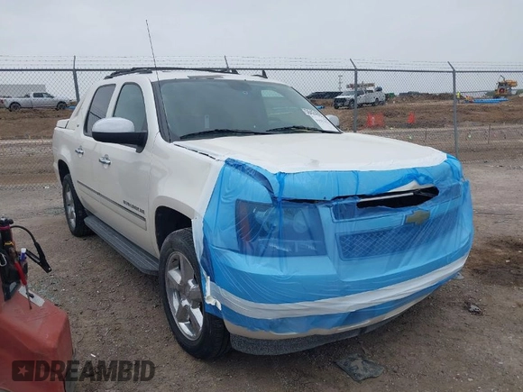 2012 Chevrolet Avalanche LTZ z VIN 3GNMCGE04CG103276, wystawiony jako IAAI lot #41913522 z przebiegiem 139 633 mil mil oraz . Historia ofert i sprzedaży dostępna na DreamBid. Obrazek 1.