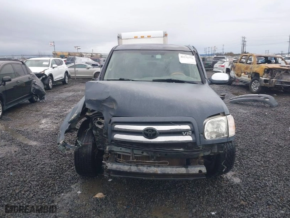 2005 Toyota Tundra SR5 with VIN 5TBET341X5S464007, listed as a IAAI auction lot 41232752 with 225,599 mi miles. Bid and sale history available at carsss.com. Image 13.