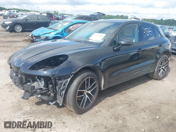 2025 Porsche Macan with VIN WP1AA2A52SLB05856, listed as a IAAI auction lot 42413898 with 5,721 mi miles and . Bid and sale history available at DreamBid. Image 19.