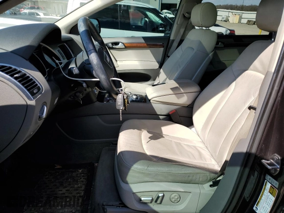 2015 Audi Q7 Premium Plus с VIN WA1LMAFE5FD014515, выставлен на аукционе Copart как лот 50829395 с пробегом 139 237 миль миль и Списание • Salvage title. История ставок и продаж доступна на DreamBid. Изображение 7.