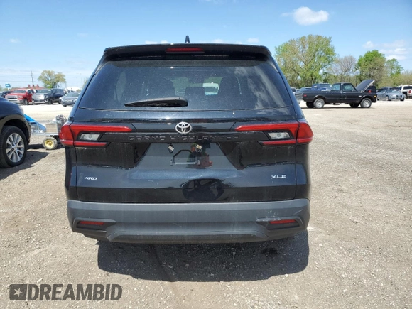2024 Toyota Highlander XLE z VIN 5TDAAAB56RS005584, wystawiony jako Copart lot #55266455 z przebiegiem 3 809 mil mil oraz Czysty tytuł • Clean title. Historia ofert i sprzedaży dostępna na DreamBid. Obrazek 6.
