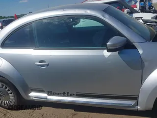 2014 Volkswagen Beetle 2.5L w/Sun with VIN 3VWJP7AT7EM633386, listed as a IAAI auction lot 42060290 with 273,374 mi miles and . Bid and sale history available at DreamBid. Image 14.