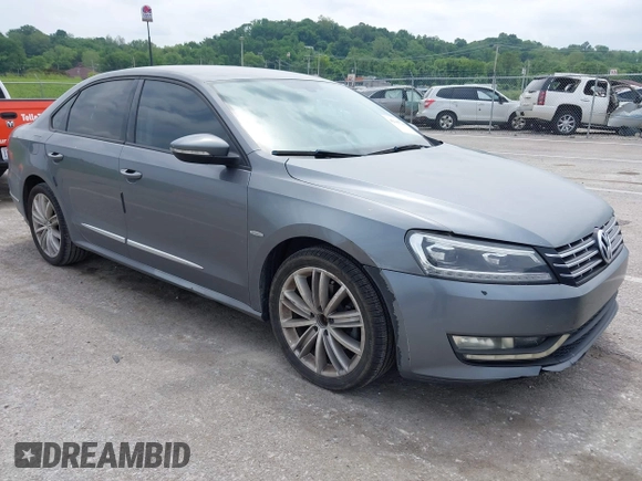 2012 Volkswagen Passat S z VIN 1VWAP7A39CC074390, wystawiony jako IAAI lot #42147260 z przebiegiem 114 996 mil mil oraz . Historia ofert i sprzedaży dostępna na DreamBid. Obrazek 1.