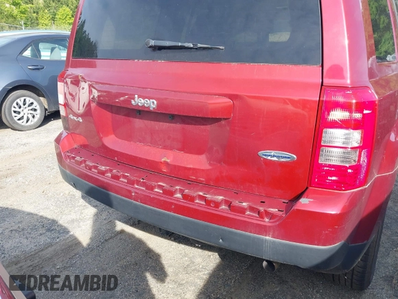 2015 Jeep Patriot Latitude with VIN 1C4NJRFB4FD382759, listed as a IAAI auction lot 41769876 with 145,698 mi miles and . Bid and sale history available at DreamBid. Image 17.