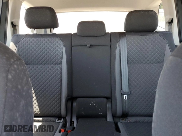 2018 Volkswagen Tiguan S z VIN 3VV1B7AXXJM109293, wystawiony jako Copart lot #55802845 z przebiegiem 49 821 mil mil oraz Szkoda całkowita • Salvage title. Historia ofert i sprzedaży dostępna na DreamBid. Obrazek 10.