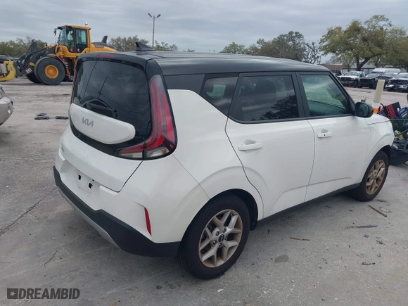 2024 Kia Soul LX with VIN KNDJ23AU6R7227747, listed as a IAAI auction lot 41727375 with 16,409 mi miles. Bid and sale history available at carsss.com. Image 4.