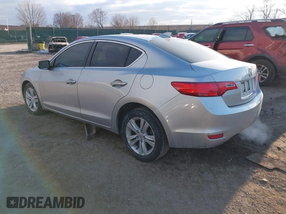 2013 Acura ILX with VIN 19VDE1F3XDE002337, listed as a IAAI auction lot 41417917 with 170,373 mi miles. Bid and sale history available at carsss.com. Image 3.
