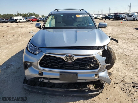 2020 Toyota Highlander XLE with VIN 5TDGZRAH1LS023866, listed as a Copart auction lot 43802315 with 49,400 mi miles and Salvage Title. Bid and sale history available at carsss.com. Image 5.
