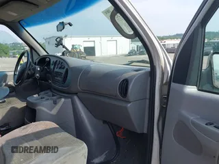 2002 Ford Econoline Passenger XL с VIN 1FBSS31L22HB33221, выставлен на аукционе IAAI как лот 42613580 с пробегом 196 057 миль миль и . История ставок и продаж доступна на DreamBid. Изображение 5.