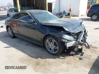 2018 Mercedes-Benz E 400 z VIN WDD1J6GBXJF013855, wystawiony jako IAAI lot #41776146 z przebiegiem 111 021 mil mil oraz . Historia ofert i sprzedaży dostępna na DreamBid. Obrazek 1.