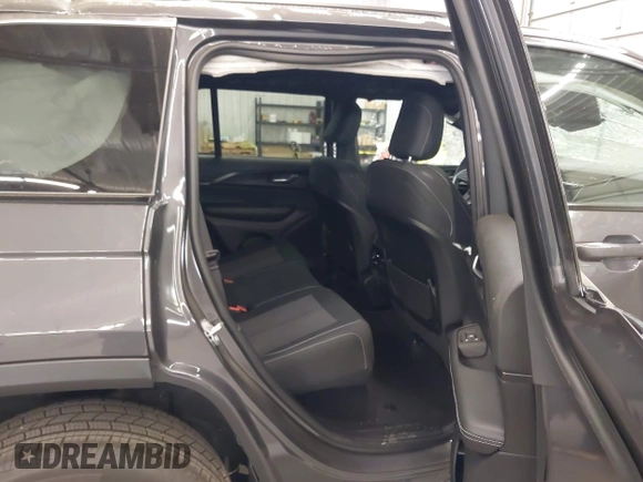 2025 Jeep Grand Cherokee Altitude X with VIN 1C4RJHAG5SC278876, listed as a IAAI auction lot 42261321 with 819 mi miles and . Bid and sale history available at DreamBid. Image 8.