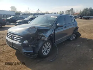 2020 Volkswagen Tiguan S z VIN 3VV1B7AX7LM055521, wystawiony jako Copart lot #54419535 z przebiegiem 69 584 mil mil oraz Szkoda całkowita • Salvage title. Historia ofert i sprzedaży dostępna na DreamBid. Obrazek 1.