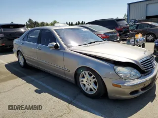 2005 Mercedes-Benz S-Class 5.0L with VIN WDBNG75J15A447352, listed as a Copart auction lot 53681734 with 0 mi miles and Salvage Title. Bid and sale history available at carsss.com. Image 4.