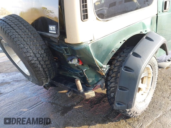 2001 Jeep Wrangler Sport with VIN 1J4FA49S71P315061, listed as a IAAI auction lot 41525441 with 178,809 mi miles. Bid and sale history available at carsss.com. Image 6.
