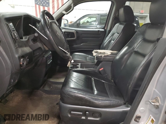 2013 Honda Ridgeline RTL z VIN 5FPYK1F54DB013144, wystawiony jako Copart lot #51323175 z przebiegiem 240 093 mil mil oraz Czysty tytuł • Clean title. Historia ofert i sprzedaży dostępna na DreamBid. Obrazek 7.