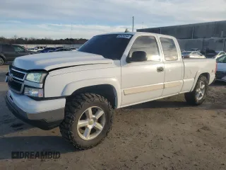 2006 Chevrolet Silverado 1500 LT2 with VIN 1GCEK19B36Z233272, listed as a Copart auction lot 82434244 with 182,974 mi miles and Salvage Title. Bid and sale history available at carsss.com. Image 1.
