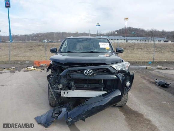 2018 Toyota 4Runner SR5 with VIN JTEBU5JRXJ5579666, listed as a IAAI auction lot 41662876 with 131,909 mi miles. Bid and sale history available at carsss.com. Image 12.