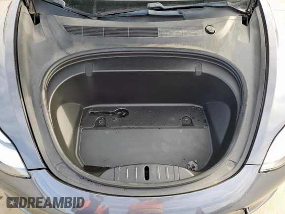 2020 Tesla Model 3 Standard Range Plus z VIN 5YJ3E1EA6LF662676, wystawiony jako Copart lot #47021855 z przebiegiem 58 834 mil mil oraz Czysty tytuł • Clean title. Historia ofert i sprzedaży dostępna na DreamBid. Obrazek 12.