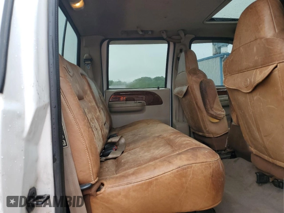 2003 Ford F-350 XL с VIN 1FTSW31P33ED37984, выставлен на аукционе Copart как лот 58016985 с пробегом 238 369 миль миль и Списание • Salvage title. История ставок и продаж доступна на DreamBid. Изображение 10.