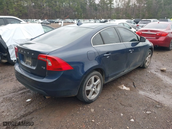 2012 Volvo S60 T5 with VIN YV1622FS9C2129267, listed as a IAAI auction lot 41607512 with 189,212 mi miles. Bid and sale history available at carsss.com. Image 4.