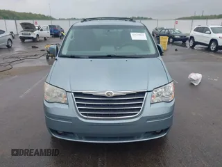 2010 Chrysler Town & Country Touring z VIN 2A4RR5D13AR456900, wystawiony jako IAAI lot #42125829 z przebiegiem 251 276 mil mil oraz . Historia ofert i sprzedaży dostępna na DreamBid. Obrazek 12.