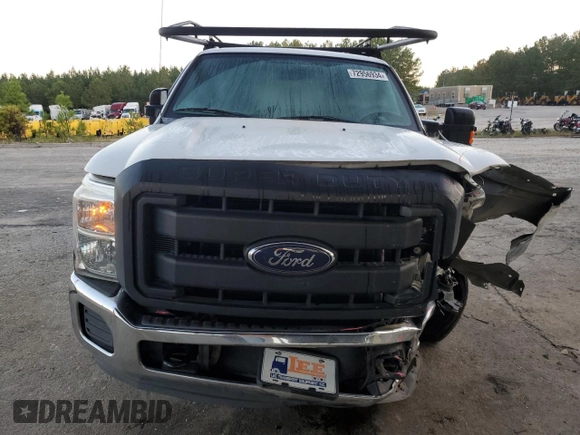2014 Ford F-250 XL z VIN 1FDBF2A63EEB52351, wystawiony jako Copart lot #72956934 z przebiegiem 263 040 mil mil oraz Szkoda całkowita • Salvage title. Historia ofert i sprzedaży dostępna na DreamBid. Obrazek 5.