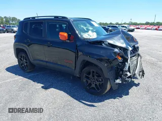 2020 Jeep Renegade Latitude z VIN ZACNJBBB2LPL86638, wystawiony jako IAAI lot #41726038 z przebiegiem 49 448 mil mil oraz . Historia ofert i sprzedaży dostępna na DreamBid. Obrazek 1.