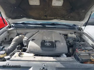 2005 Toyota 4Runner SR5 with VIN JTEBU14R750073185, listed as a IAAI auction lot 41618999 with 196,126 mi miles. Bid and sale history available at carsss.com. Image 10.