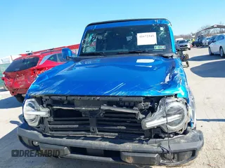 2022 Ford Bronco with VIN 1FMDE5BHXNLB00725, listed as a IAAI auction lot 41672345 with 46,569 mi miles. Bid and sale history available at carsss.com. Image 6.
