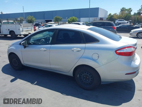 2014 Ford Fiesta S z VIN 3FADP4AJ0EM102338, wystawiony jako IAAI lot #42670979 z przebiegiem 141 301 mil mil oraz . Historia ofert i sprzedaży dostępna na DreamBid. Obrazek 6.